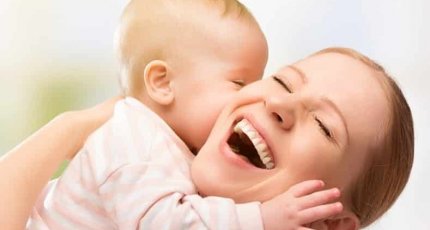 Почему появляются и как лечатся корочки на голове у детей